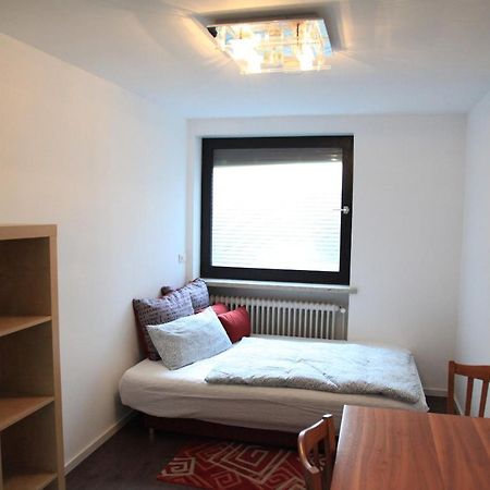 Bezaubernder Bungalow Im Fuenfseenland Naehe S-Bahn 高庭 外观 照片